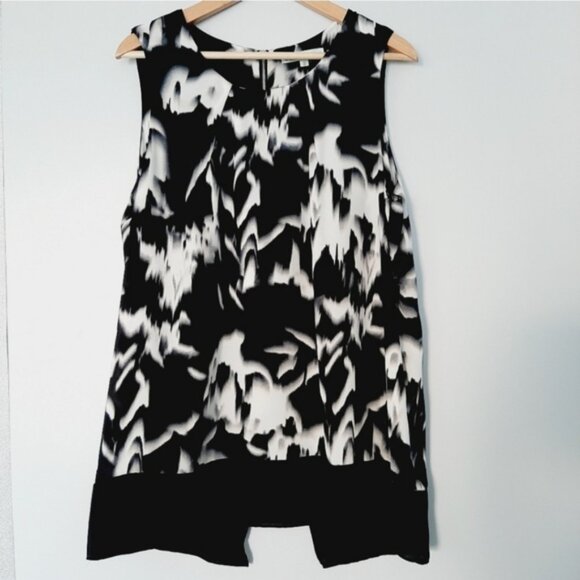 CLEO Split Back Abstract Black and White Sleeveless Top XL Petite - Picture 12 of 12
